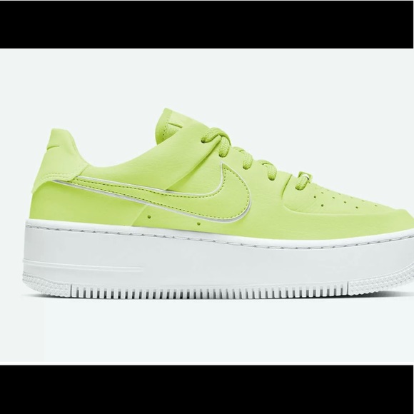 Nike Air Force 1 Sage Low CJ1642 700 Barely Volt - Picture 2 of 6